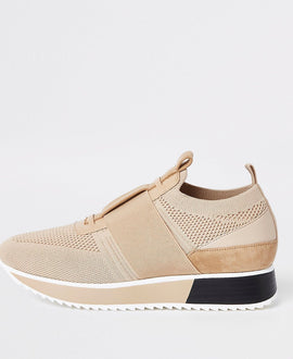 Beige knitted elastic runner shoes